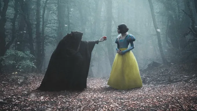 SnowWhite_FandangoPartner_1-Sheet_27x40_CMYK_RGB-1-e1742748727169 Snow White: All the Secrets from the Trailer! 💥 - Complete Analysis