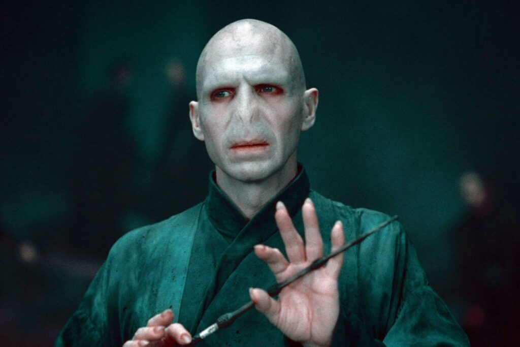 ralph-fiennes-harry-potter-and-the-deathly-hallows-part-2-102522-1-4bb213d576344e3181102816212b6809-1024x683 Ralph Fiennes Campaigns for Cillian Murphy to Play Voldemort in the New Harry Potter Remake 🧙‍♂️✨